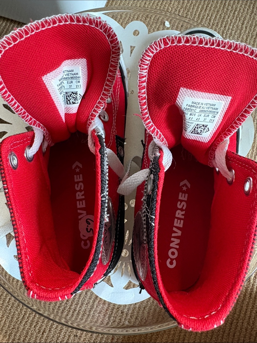 Red High-Top Canvas Sneakers - Classic Style - Picture 8 of 10